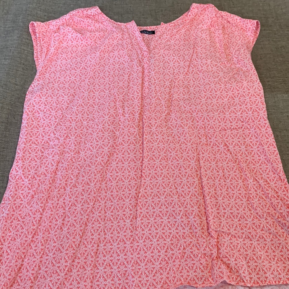 Peach and White patterned Split Neck Tank
